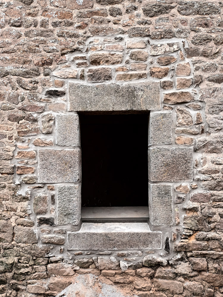 maçon à Saint-Brieuc spécialiste ouverture en pierre